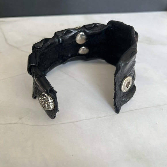 Croc embossed leather cuff with Druzy center piece. - Picture 6 of 7